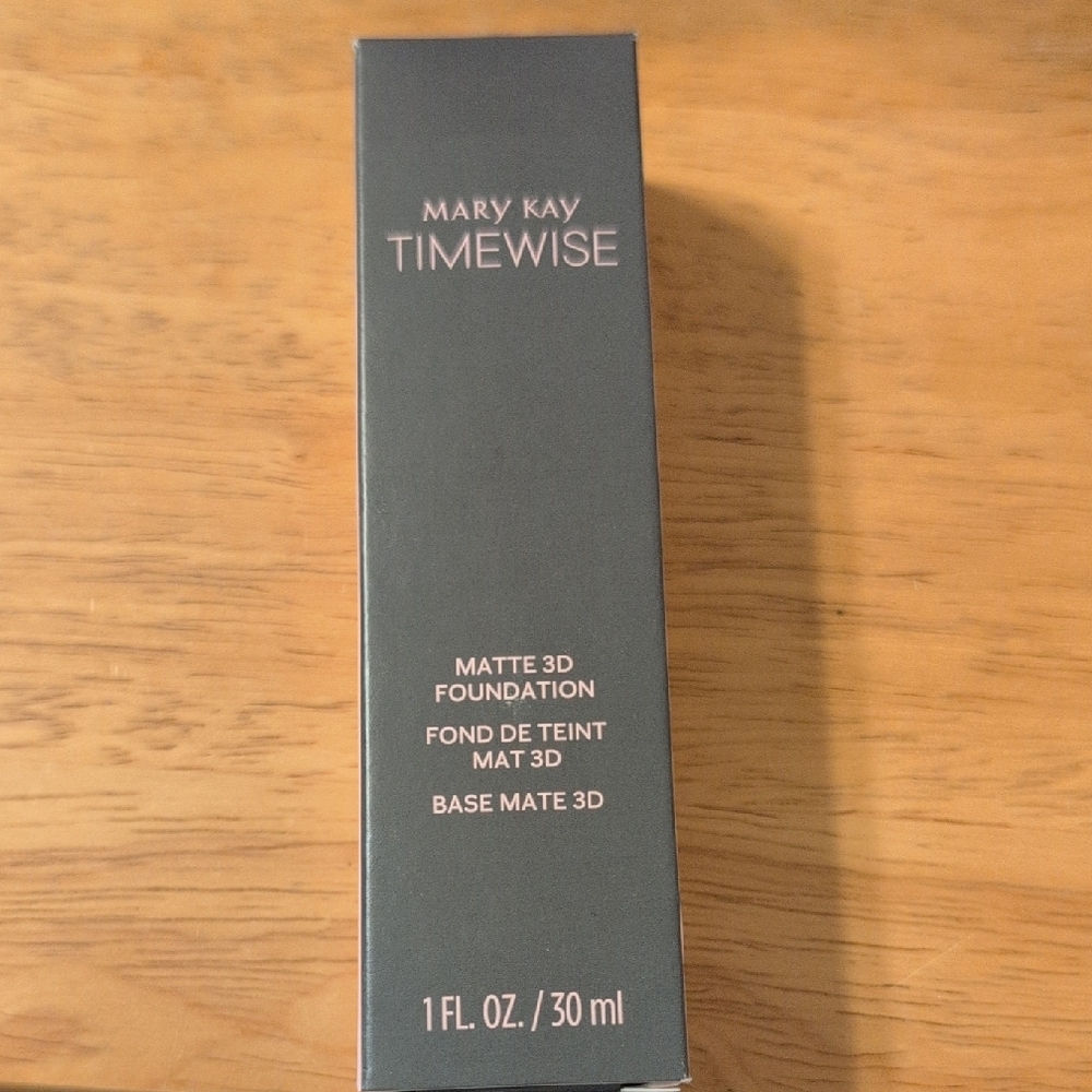 Mary Kay Timewise Matte 3D Foundation in Bronze 100